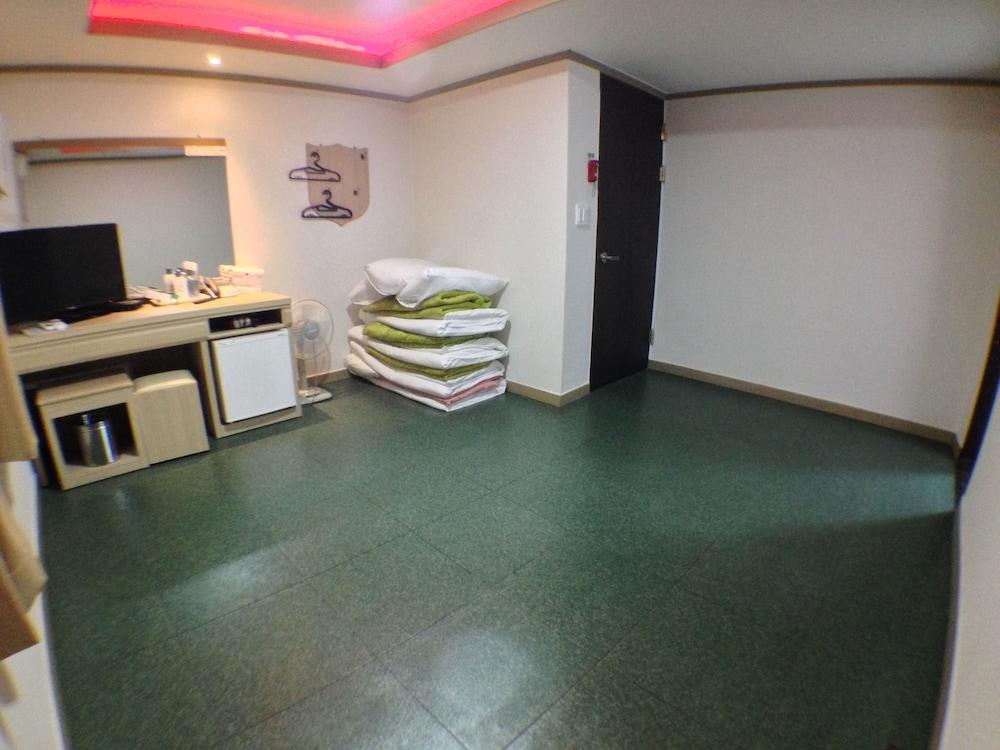 Suanbo Saipan Hot Spring Motel 2*